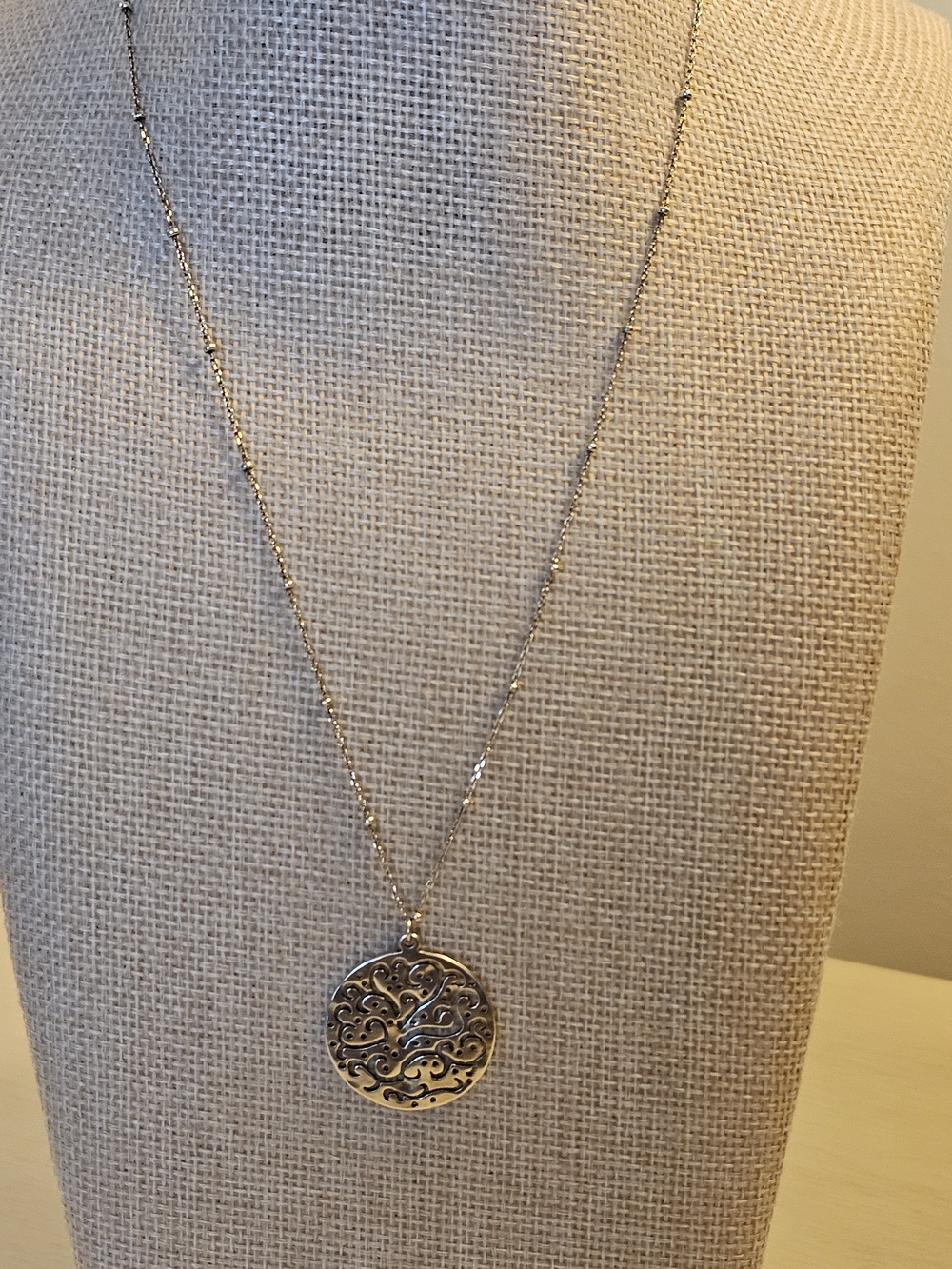 Silpada Retired "Cut Above" Filigree Disc Pendant Necklace (N2328)